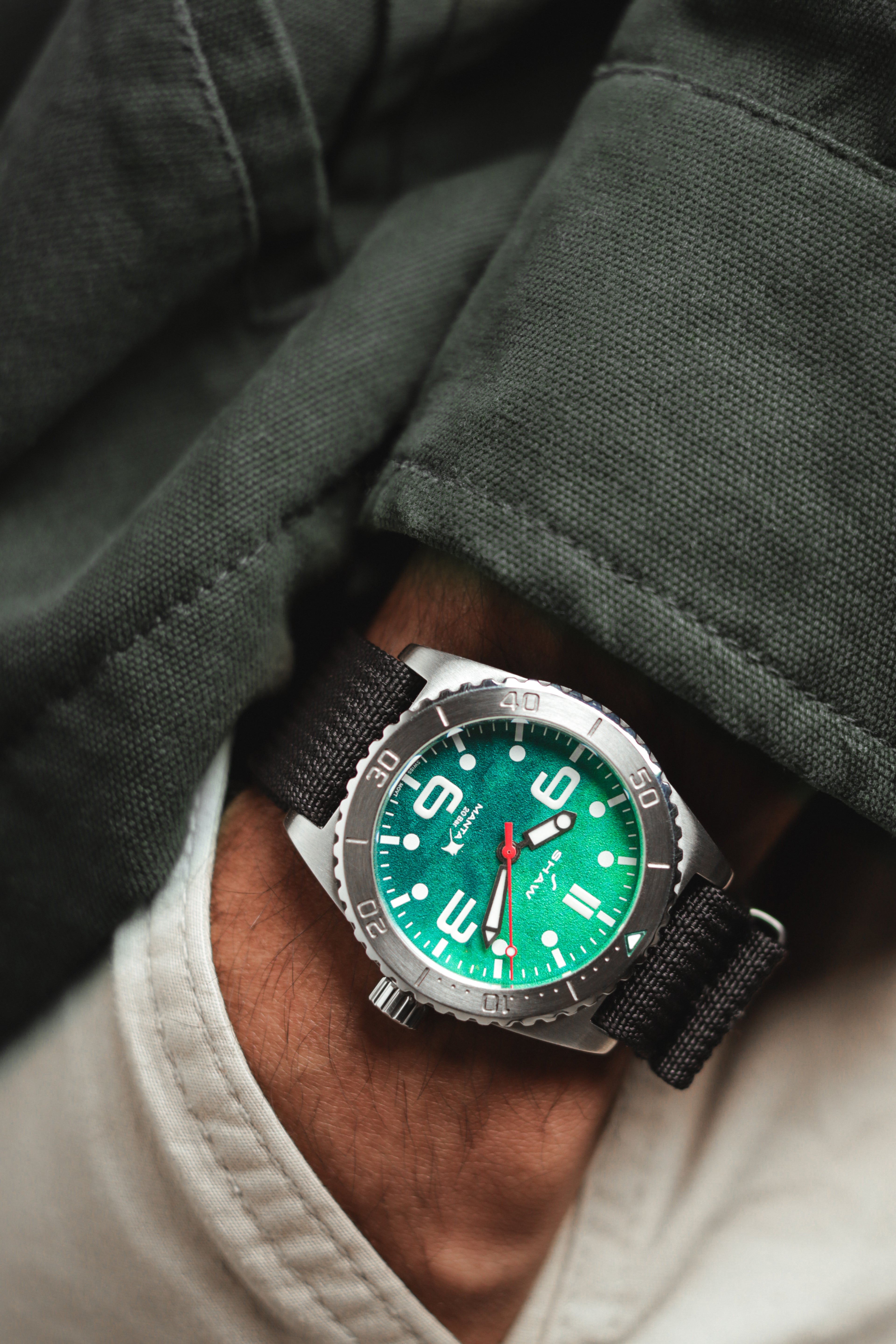 Manta Quartz -Tropical Reef Green